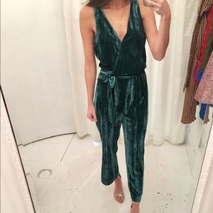 BRAND NEW, NEVER WORN Green velvet jumpsuit! Size2